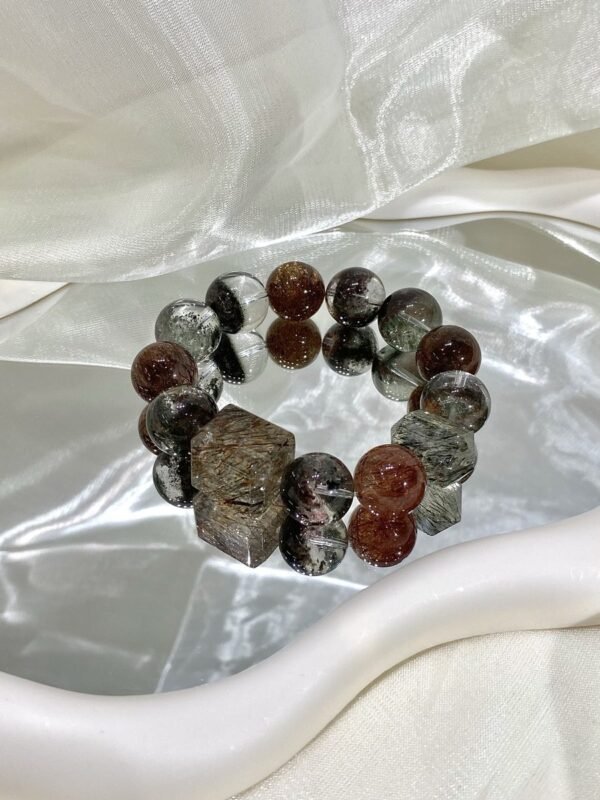 hc-0103-3b8d9dba7cf5feda67cef6d974d1a624.jpg Phantom Quartz Double-Point Bracelet NO. 0103