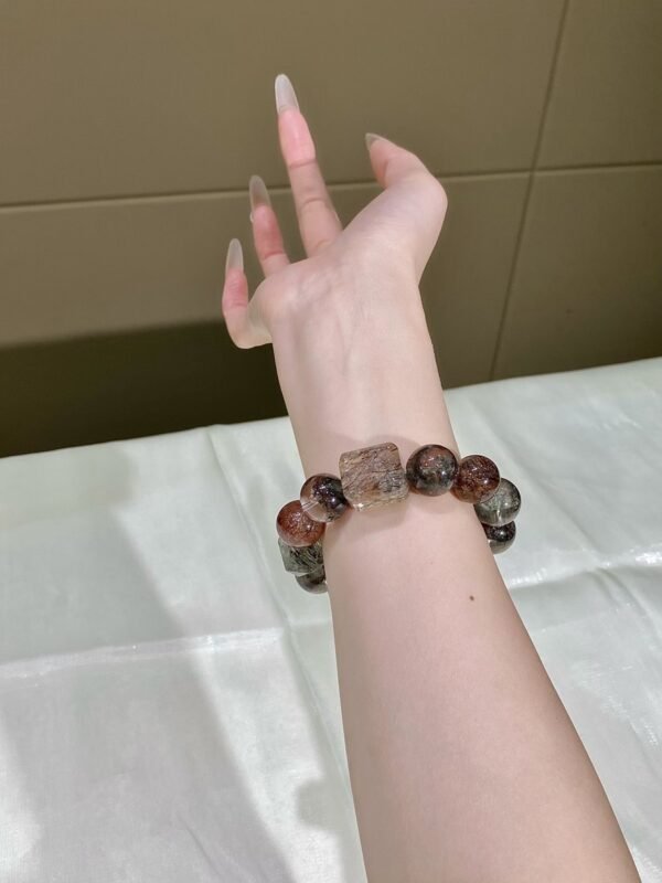 hc-0103-b0e6880cb8e32bee410ce2cd5cb55a18.jpg Phantom Quartz Double-Point Bracelet NO. 0103