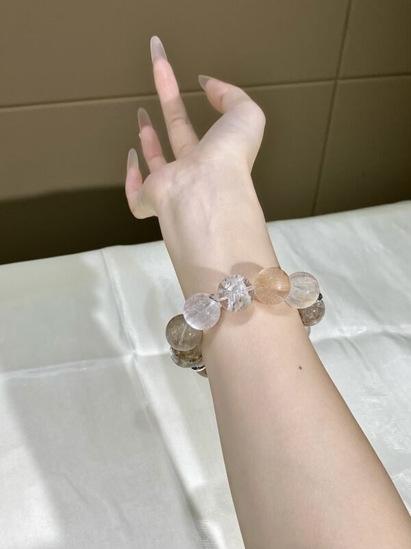 hc-0104-bd7dbcc1bc1aa97644f0d58b7b18f2b5.jpg Fairy-Hair Quartz Bracelet NO. 0104