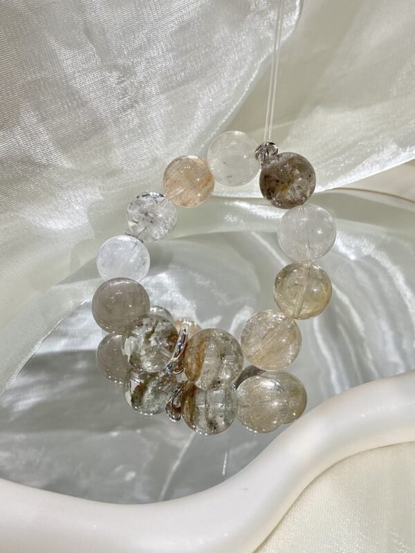 hc-0104-dd744e02892804ae3d5f38a6646b4b0a.jpg Fairy-Hair Quartz Bracelet NO. 0104