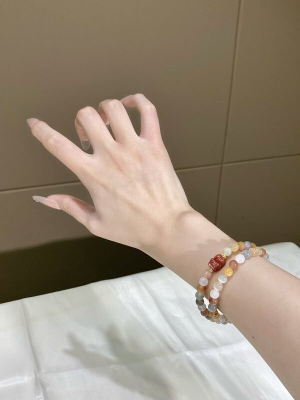 hc-0112-9a8e9046fb64e0559a2bb9232e84bb45.jpg Fairy-Hair Quartz Bracelet with Pixiu NO. 0112