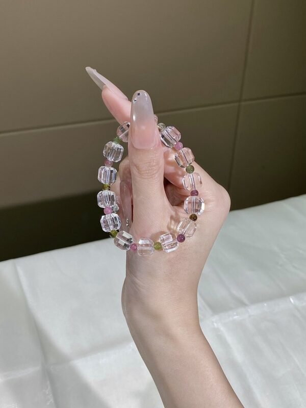 hc-0139-299ae670c77caad0b2c67208a2a79827.jpg Clear Quartz Sugar-Cube Bracelet NO. 0139