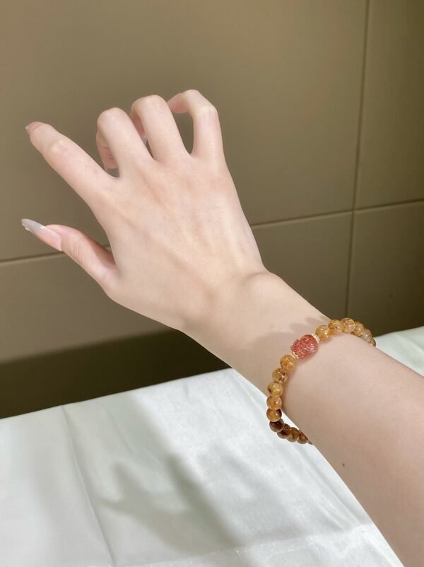 hc-0154-1bef095b4767750f6ef9c90e4abefb5a.jpg Rutilated Quartz Bracelet with Pixiu NO. 0154