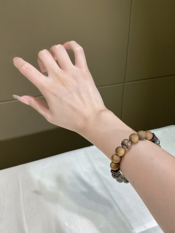 hc-0166-df2c29df11d7a4e392cdd76c4d4ec80c.jpg Phantom Quartz Bracelet NO. 0166