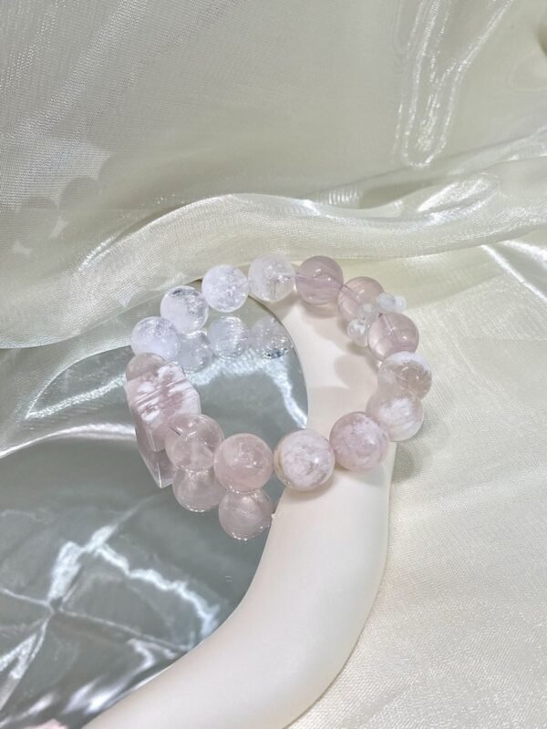 hc-0184-0e802e9f53989f8b706135837a9c29d9.jpg Phantom Quartz Bracelet NO. 0184