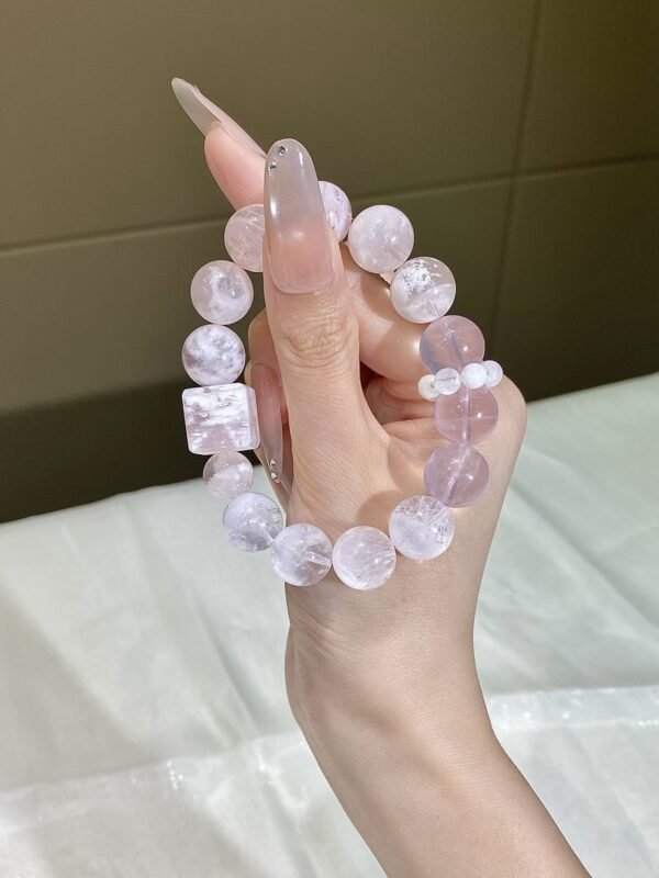 hc-0184-ba0d9b54f9c74ef87fde768838559e4e.jpg Phantom Quartz Bracelet NO. 0184