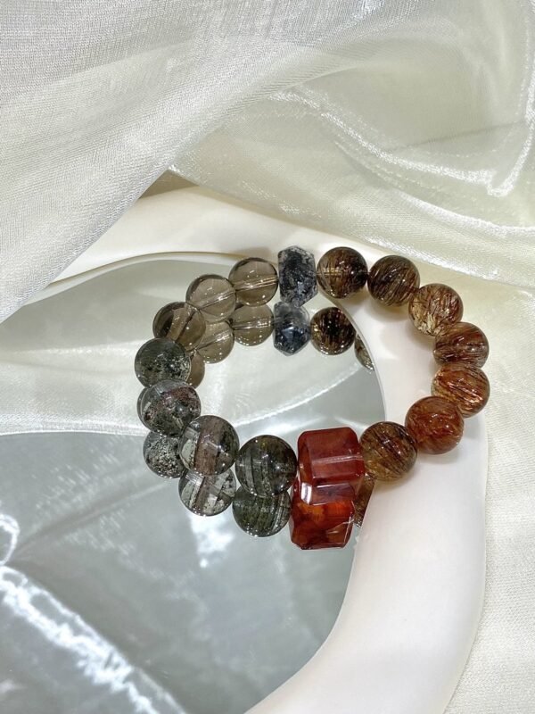 hc-0204-104b9bdea22499d417aaced29ba8609e.jpg Phantom Quartz Sugar-Cube Bracelet NO. 0204