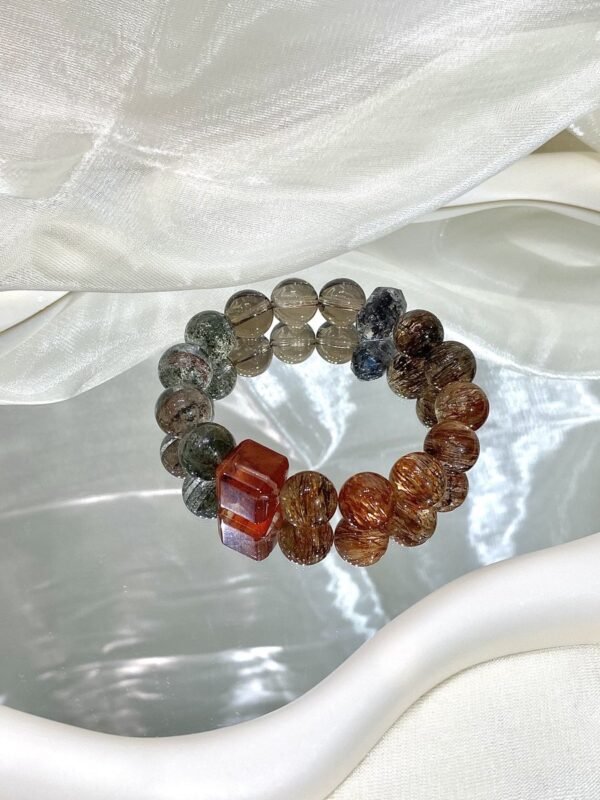hc-0204-e40df0d6a8a18f0a14ab39101c63e3f6.jpg Phantom Quartz Sugar-Cube Bracelet NO. 0204