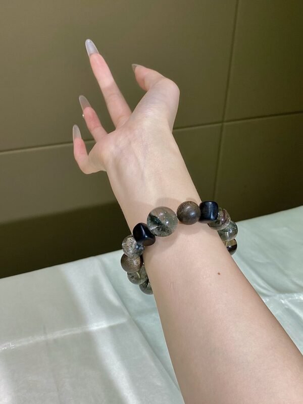 hc-0295-c278f8890a7decd7a3a076da236a410b.jpg Phantom Quartz Bracelet NO. 0295