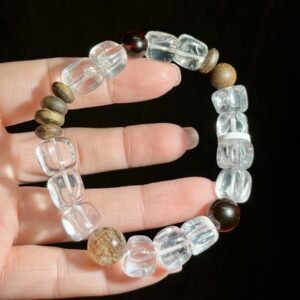 hc-0303-0ad20dedd07b9a8e247d07a867b992f7.jpg Clear Quartz Sugar-Cube Bracelet NO. 0303