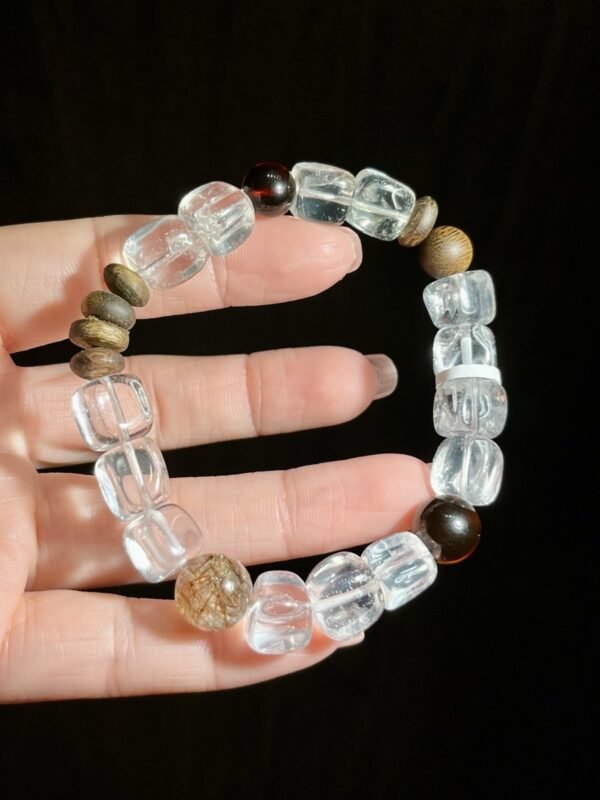 hc-0303-0ad20dedd07b9a8e247d07a867b992f7.jpg Clear Quartz Sugar-Cube Bracelet NO. 0303