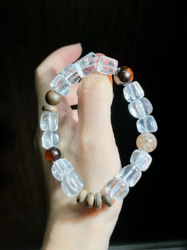 hc-0303-21db224811748c6dc945dd4545a9c581.jpg Clear Quartz Sugar-Cube Bracelet NO. 0303