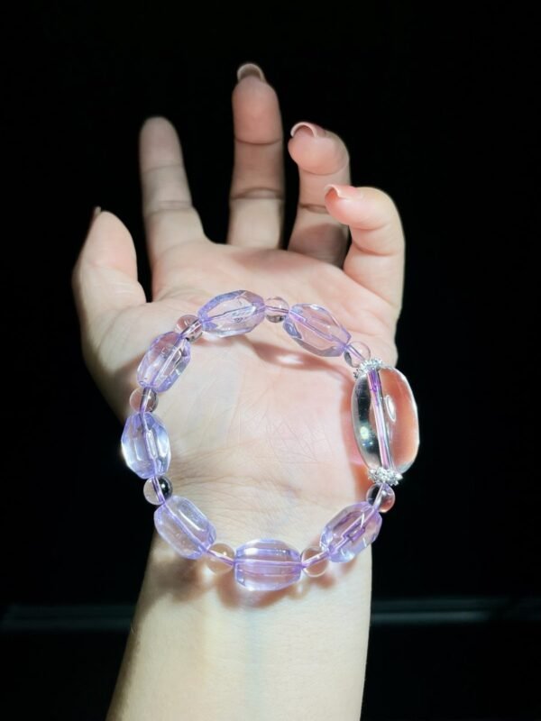hc-0306-2cffbd2d9bed792a5f6c252a3bee1ff5.jpg Amethyst Freeform Bracelet NO. 0306