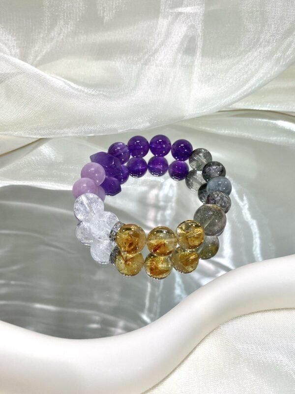 hc-0335-64b22a9d250e5efaacb0f097d428a119.jpg Phantom Quartz Bracelet NO. 0335