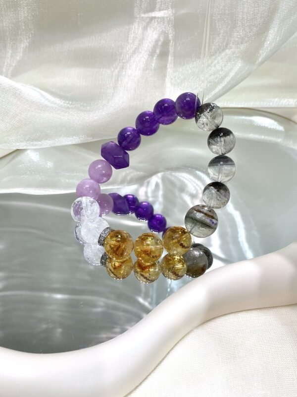 hc-0335-9fb466599d0916372a32b5a62fb30d1c.jpg Phantom Quartz Bracelet NO. 0335
