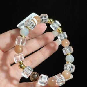 hc-0351-d261a96bc5800bd5387ac4e50aebc4b5.jpg Moonstone Sugar-Cube Bracelet NO. 0351