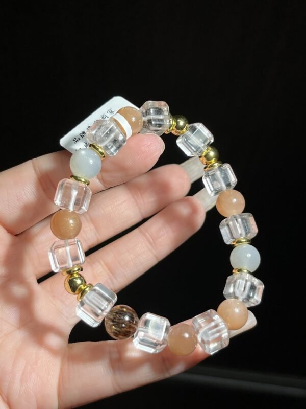 hc-0351-d261a96bc5800bd5387ac4e50aebc4b5.jpg Moonstone Sugar-Cube Bracelet NO. 0351