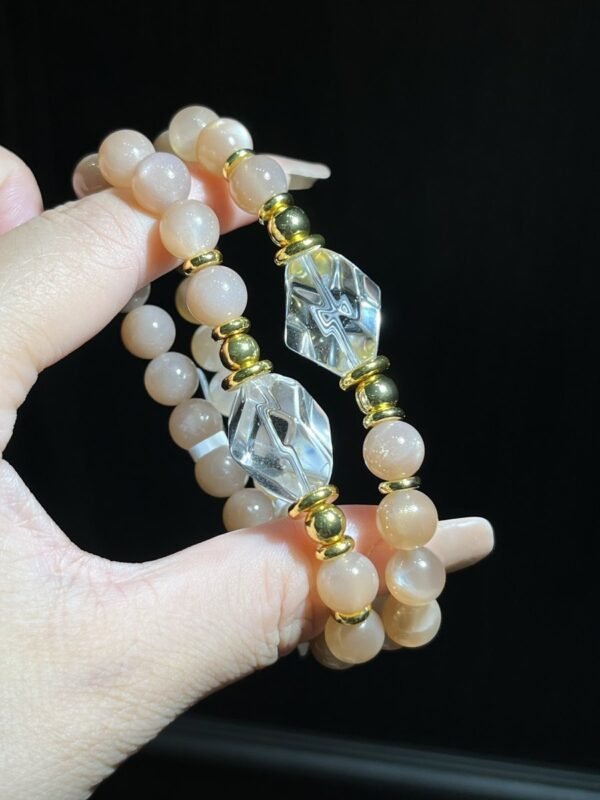 hc-0449-92a5aee41293867ab12c05522515a8a5.jpg Moonstone Freeform Bracelet NO. 0449