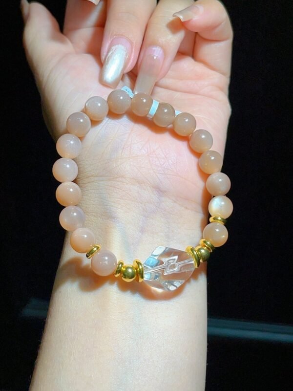 hc-0449-e5f0bde44436b5c00ecd45a7c46fb8e2.jpg Moonstone Freeform Bracelet NO. 0449