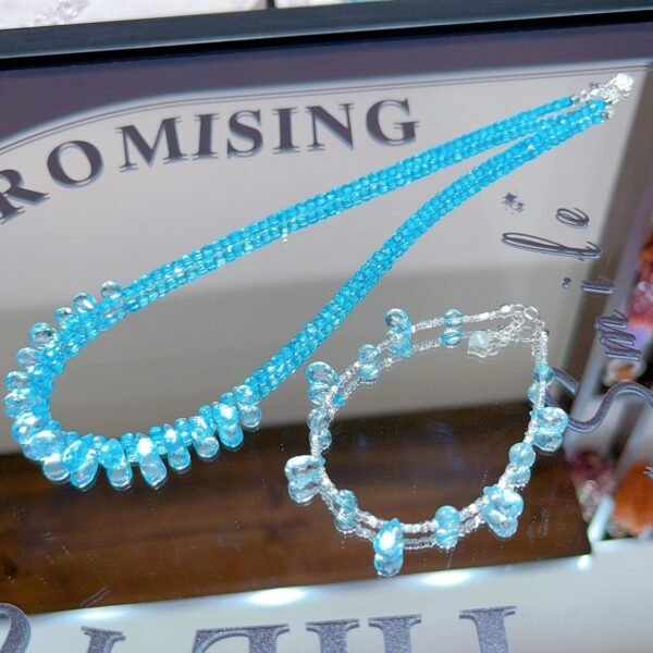 hc-0683-e1ded1e28387f52370ca5677f608738d.jpg Topaz Faceted Bracelet NO. 0683