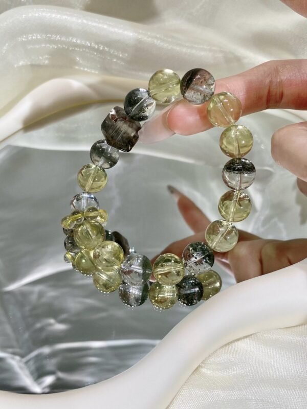 hc-0780-2e2ea9e28f6b5ca8e83533197f374f1e.jpg Phantom Quartz Sugar-Cube Bracelet NO. 0780
