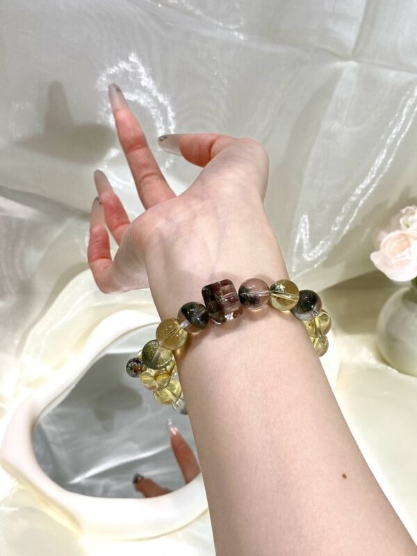 hc-0780-f5629e231b8b480919f2016eff231a79.jpg Phantom Quartz Sugar-Cube Bracelet NO. 0780