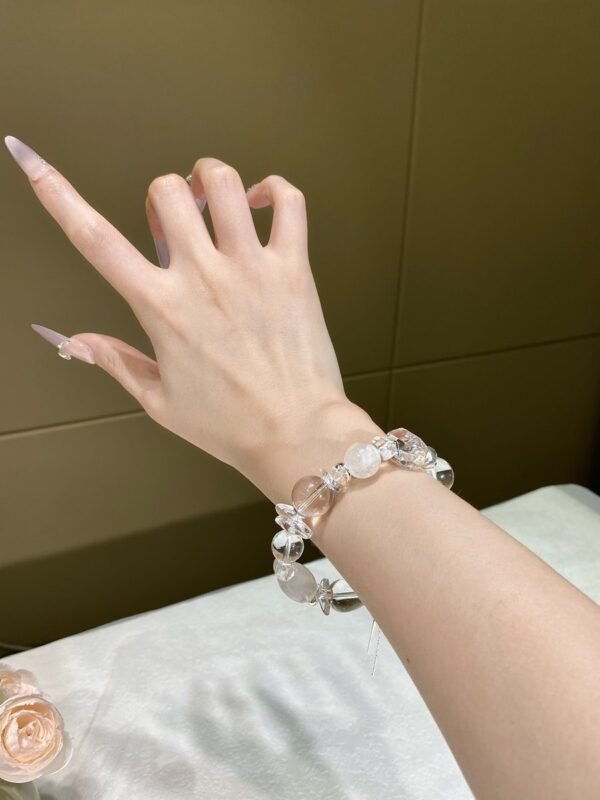 hc-0804-faebab5328cbb27cd60913a5d05197d6.jpg Phantom Quartz Freeform Bracelet NO. 0804