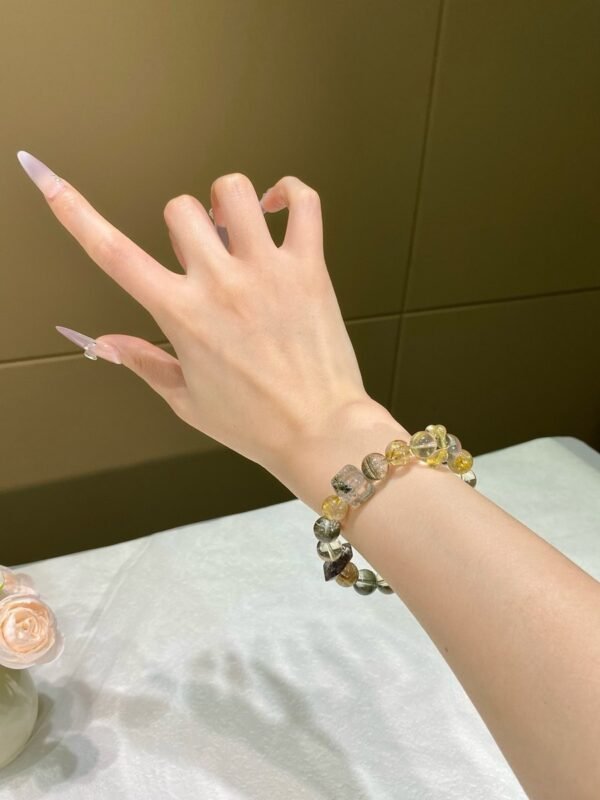 hc-0810-0bf6562849c024fbb4ad1d098963f6dd.jpg Phantom Quartz Sugar-Cube Bracelet NO. 0810