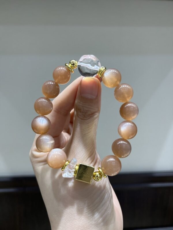hc-0937-f707822d34351643be45159fbefbfd94.jpg Moonstone Bracelet NO. 0937