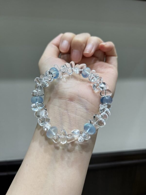 hc-0989-6c287ab91637f76843536dc666544484.jpg Clear Quartz Freeform Bracelet NO. 0989