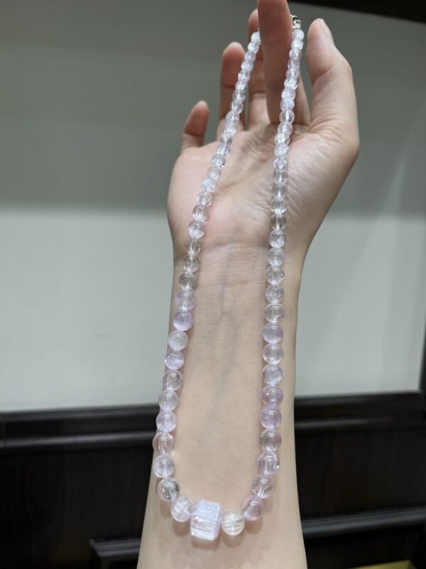 hc-1022-e72d45b94cf55a8e1e3464be5670e2e1.jpg Kunzite Necklace NO. 1022