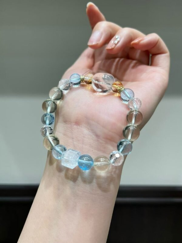 hc-1042-32f90306a8cbf8d4b88ed02a236f690c.jpg Topaz Sugar-Cube Bracelet NO. 1042