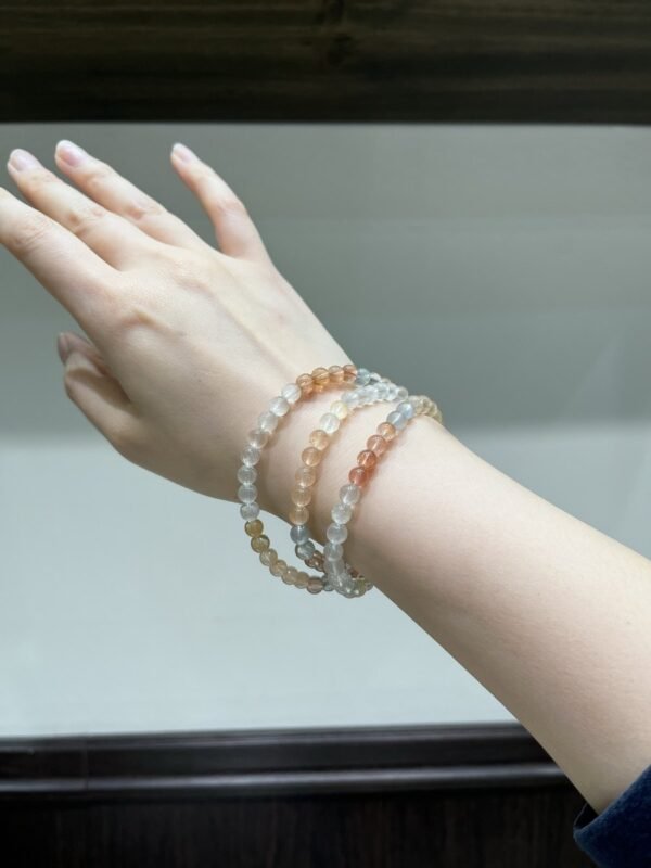 hc-1076-e3b7fc3ff55225e25a8924631d8c6056.jpg Fairy-Hair Quartz Bracelet NO. 1076