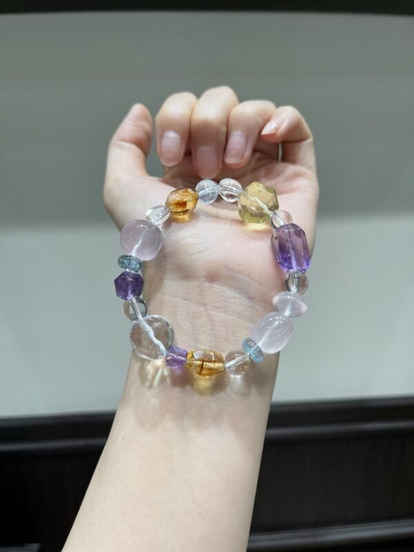 hc-1083-37e2620f83c5c9be74c790df7024b08a.jpg Duobao Freeform Bracelet NO. 1083