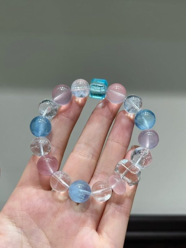 hc-1112-4643f179f2c8f5568773951ba529dd3f.jpg Topaz Sugar-Cube Bracelet NO. 1112