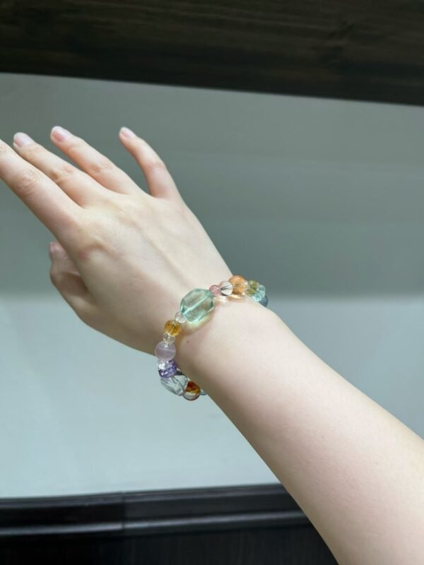 hc-1137-1322231cb71ccb1d397f788dca47e93b.jpg Aquamarine Bracelet NO. 1137