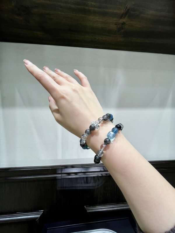 hc-1280-9cb57697a339e6e9e3c9c849bad16d98.jpg Topaz Sugar-Cube Bracelet NO. 1280