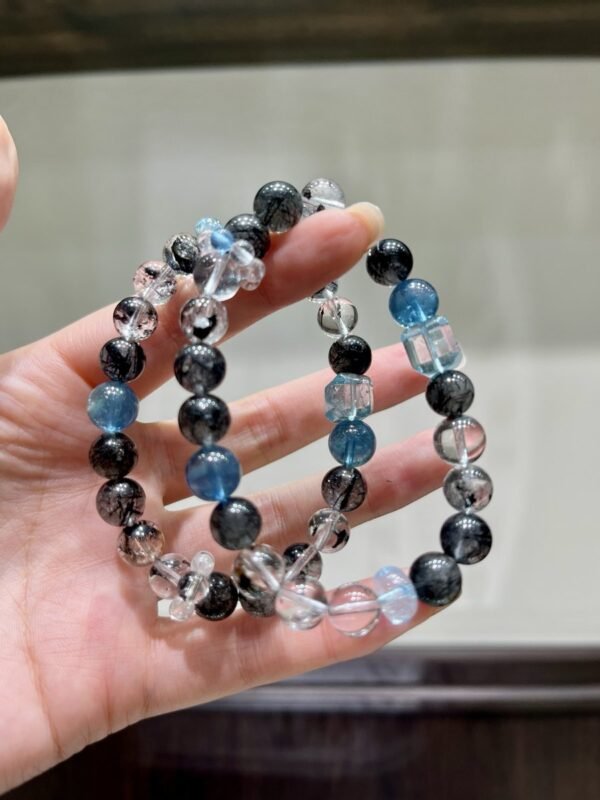 hc-1280-b2bd39f28ec1b5d7a1e65a10bba873b0.jpg Topaz Sugar-Cube Bracelet NO. 1280